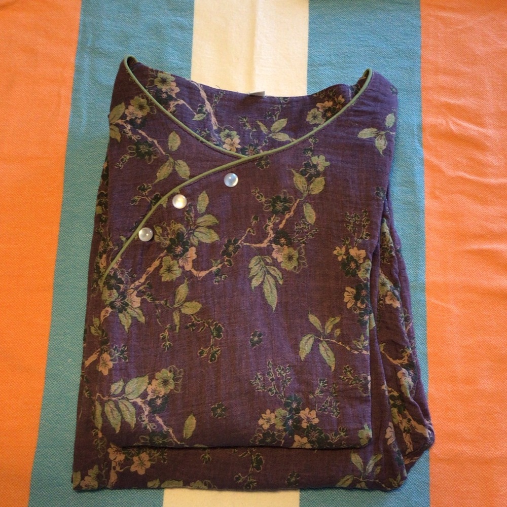 Beautiful kimono style set of shirt and pant.